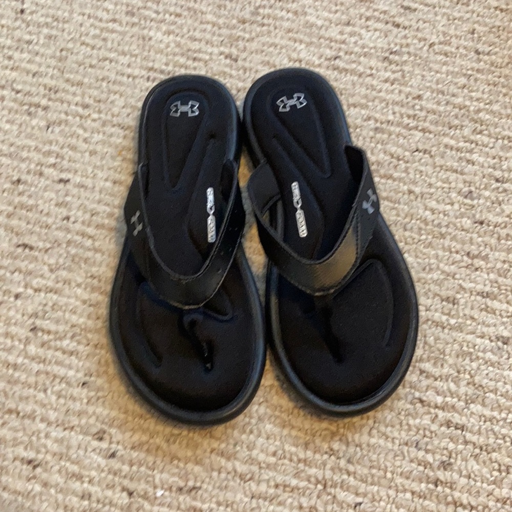 Under armour flip flops